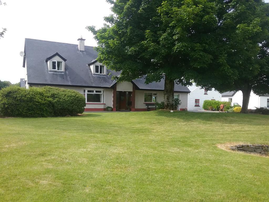 Rocksberry Bed & Breakfast Castlebar Bagian luar foto