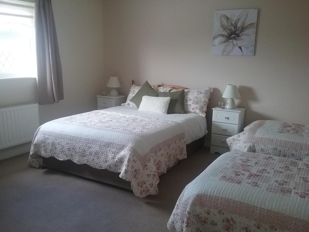 Rocksberry Bed & Breakfast Castlebar Bagian luar foto