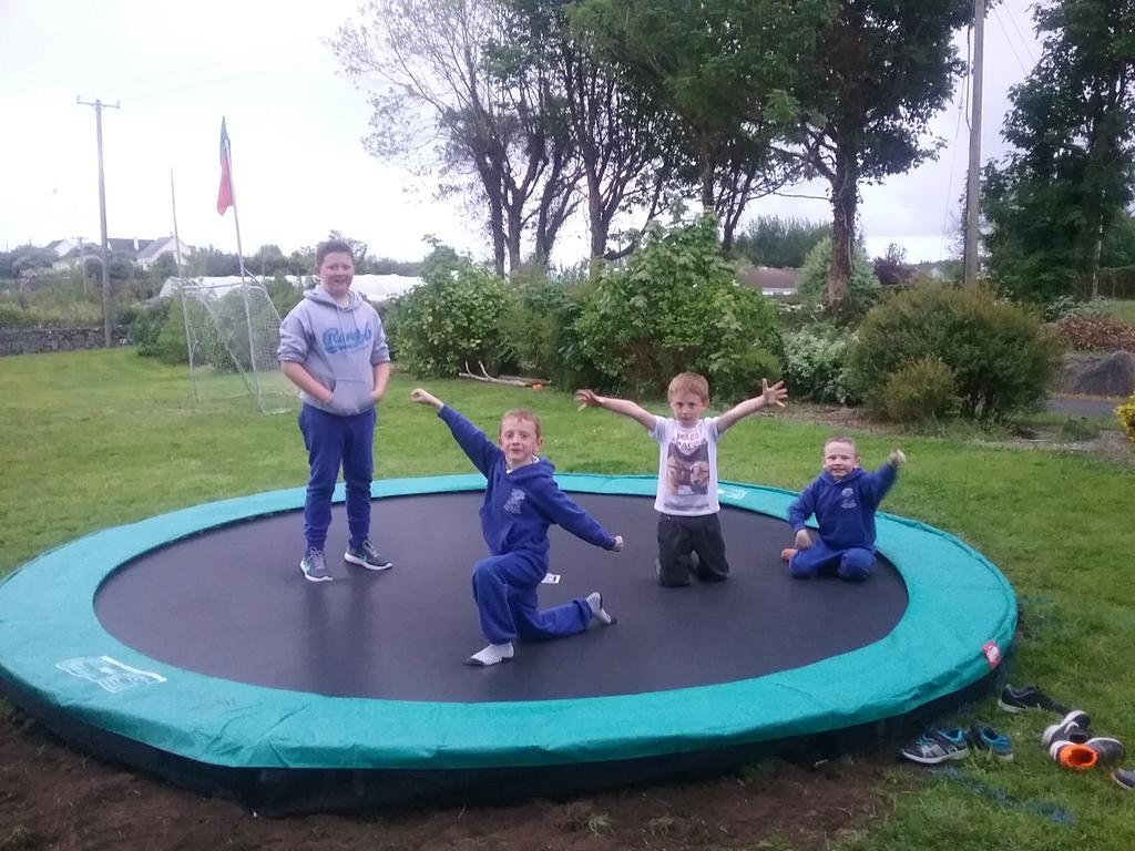 Rocksberry Bed & Breakfast Castlebar Bagian luar foto