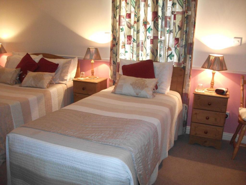 Rocksberry Bed & Breakfast Castlebar Bagian luar foto
