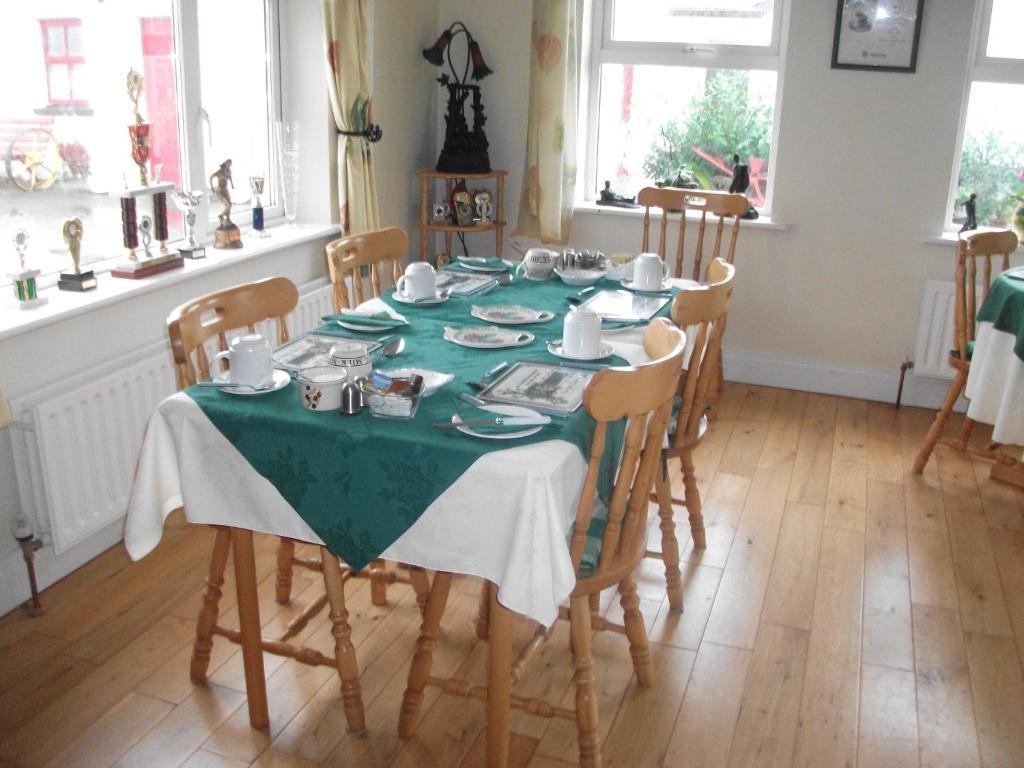 Rocksberry Bed & Breakfast Castlebar Bagian luar foto